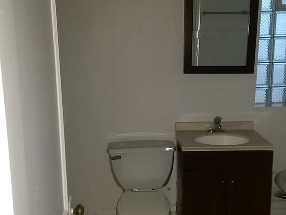 4th image of 5318 N Winthrop Ave APT 3S
