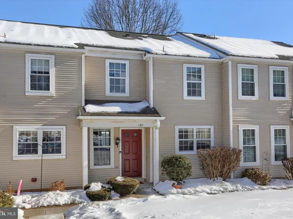 1311 Cambridge Ct, Palmyra, PA 17078