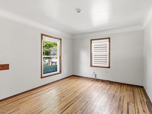 3rd image of 4513 W 157th St