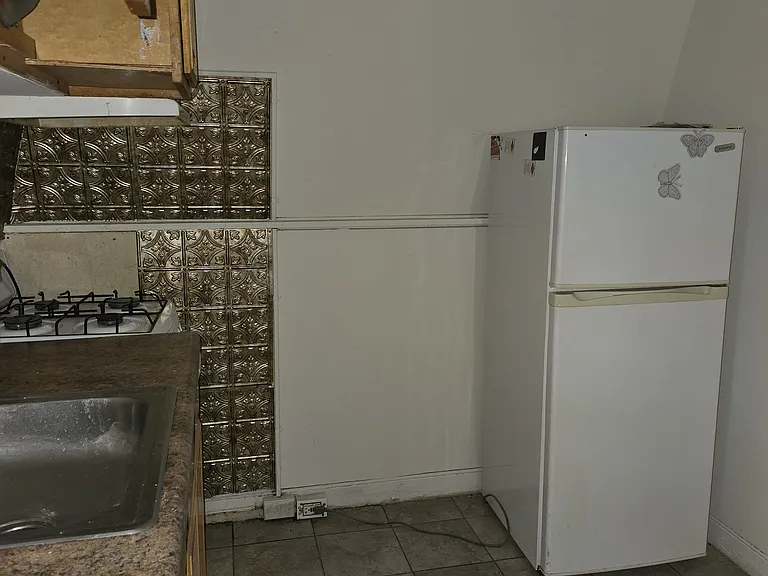 119 East Ave #2 — Photo 3