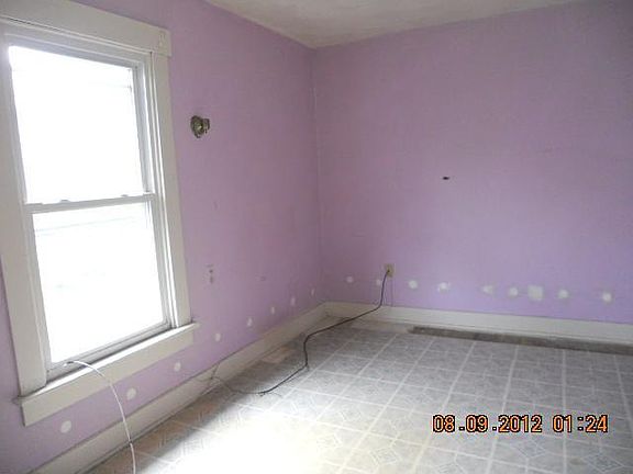 4th image of 1245 S Broadway St