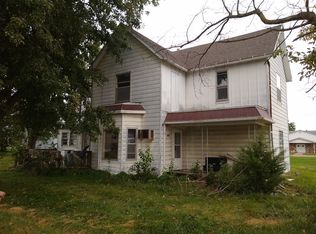 203 Holman St, Saint Peter, IL 62880