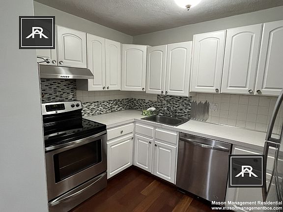 3rd image of 385 Langley Rd #3