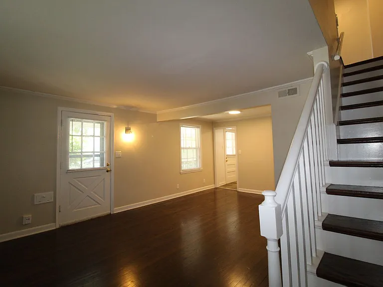 300 E 26th Ave — Photo 3