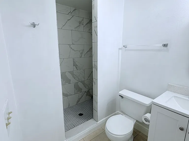 131 Sabal Ct #E — Photo 7