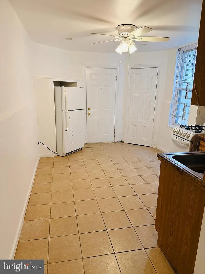 4 bed, 2.0 bath, 1316 sqft, $1,775 — Photo 2