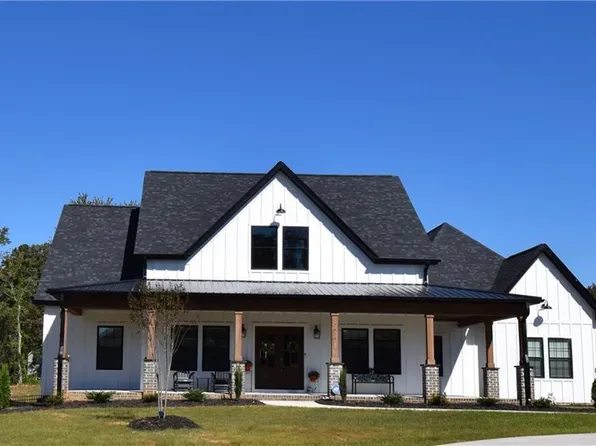 7253 Yadkinville Rd, Pfafftown, NC 27024