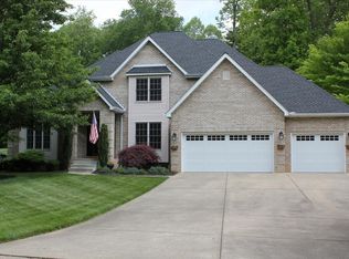 3624 Brookshire Dr, Hurricane, WV 25526