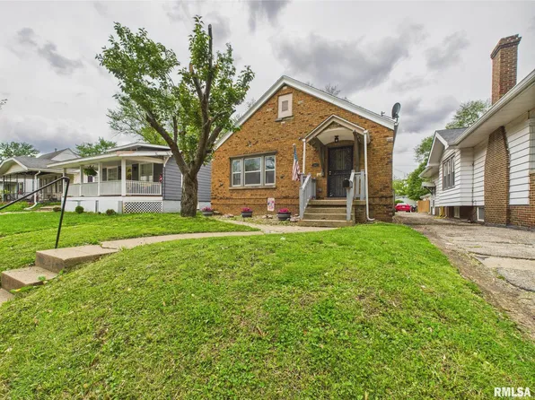 2417 Yale Blvd, Springfield, IL 62703