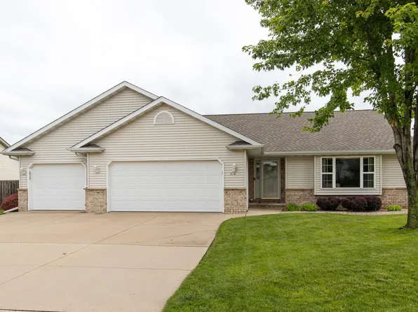 214 Sunny Meadows Dr, Kaukauna, WI 54130