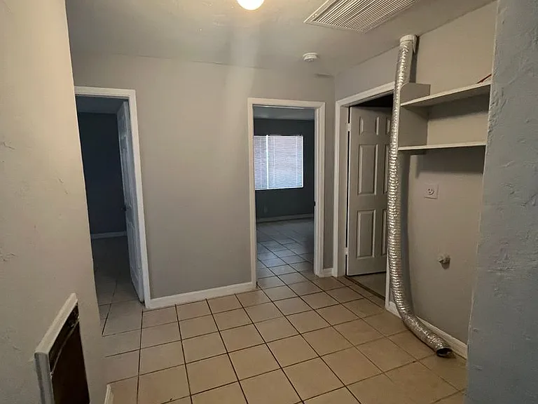 1100 Henrietta Ave — Photo 5