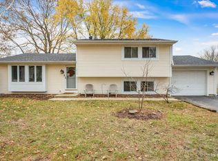 1517 Rita Ave, St Charles, IL 60174