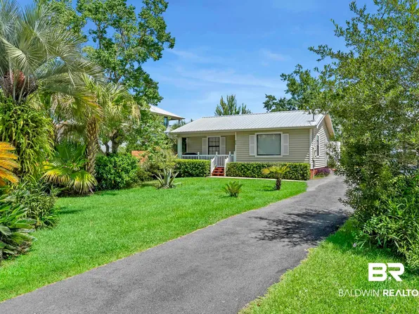 810 W Canal Dr, Gulf Shores, AL 36542