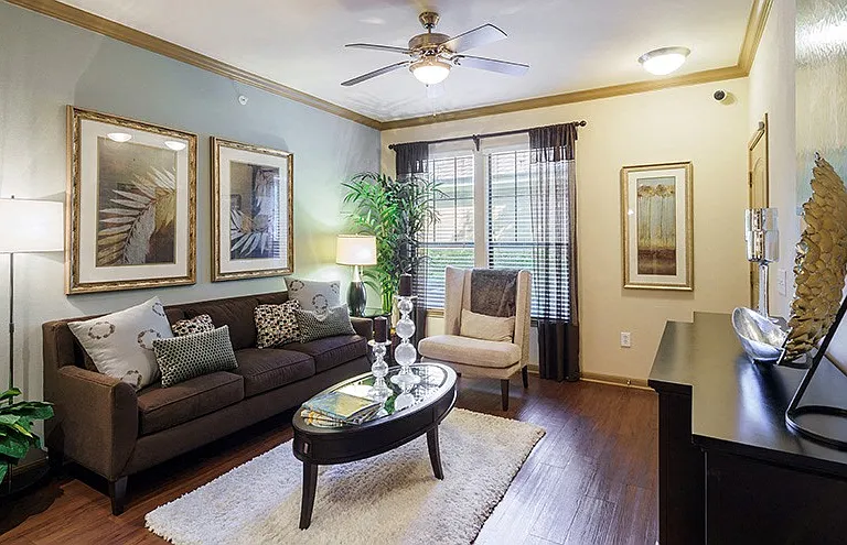 Northgate Oaks Apartments — Photo 8