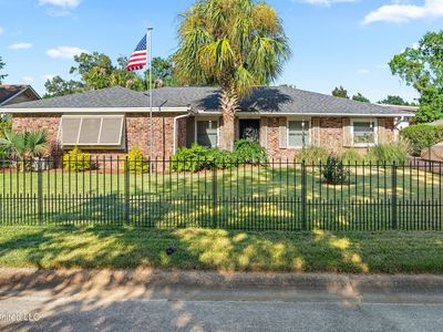 110 Driftwood Dr, Long Beach, MS, 39560