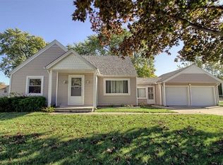 911 Delaware Ave, Marysville, MI 48040