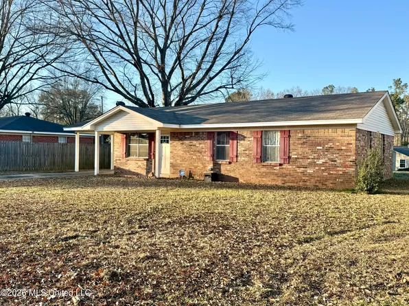 740 Robinson Rd, Grenada, MS 38901