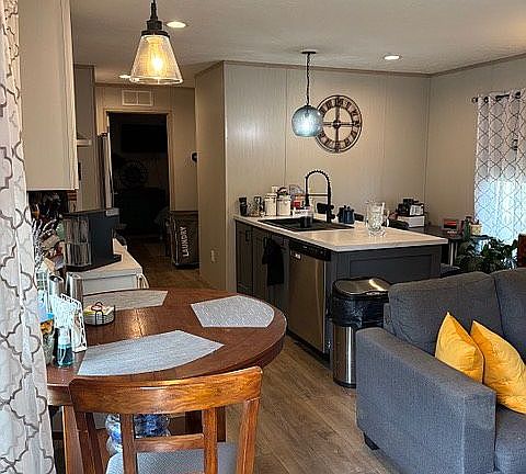 4th image of 102 Cottonwood Way