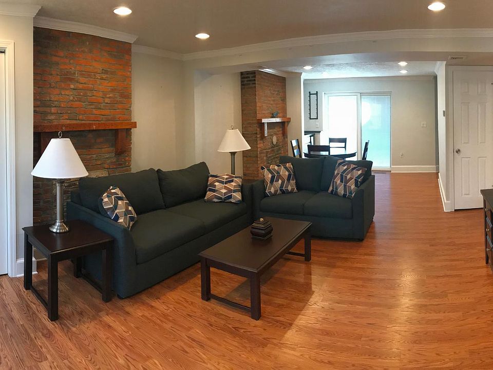 Living Room/Dining room furnished