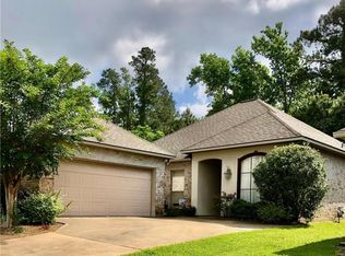 137 Lakeland Dr, Pineville, LA 71360