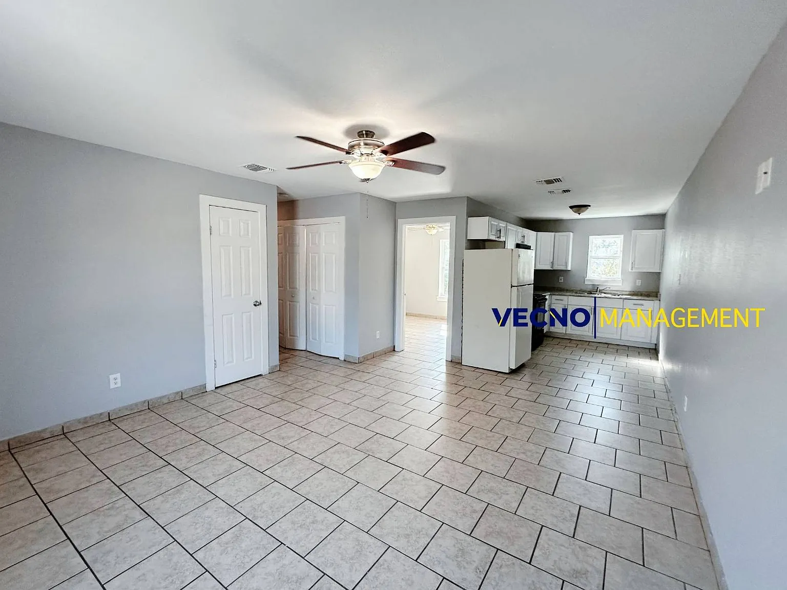 4 bed, 2.0 bath, $1,400 — Photo 2