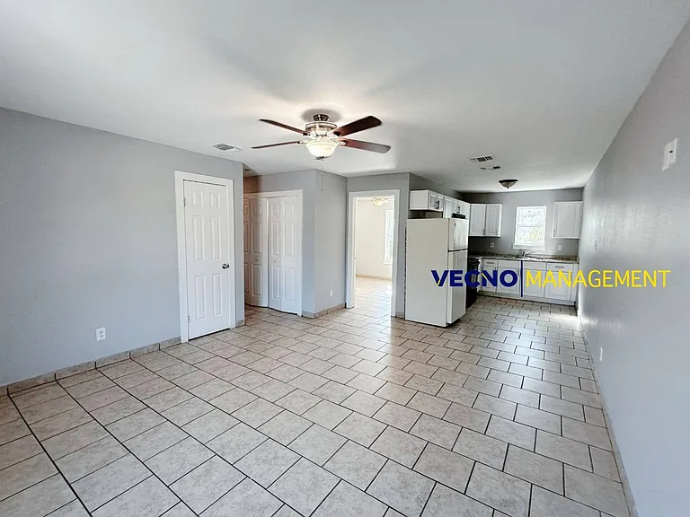 302 Cooper St #201 — Photo 2