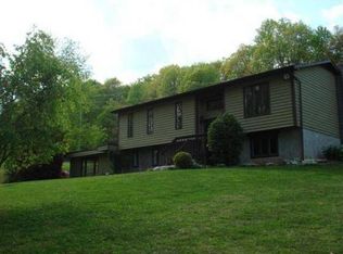 90 Shuler Rd, Candler, NC 28715