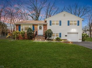 11 Kenneth Ct, Florham Park, NJ 07932