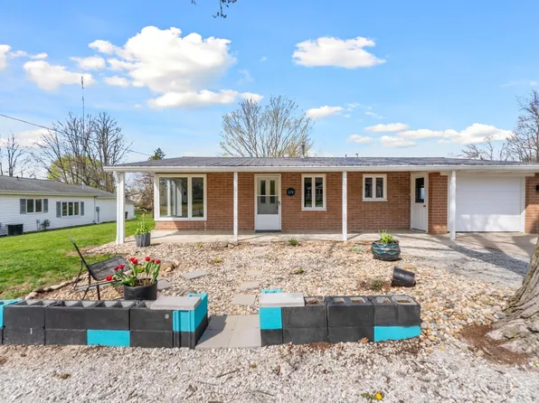 674 N Center St, North Webster, IN 46555