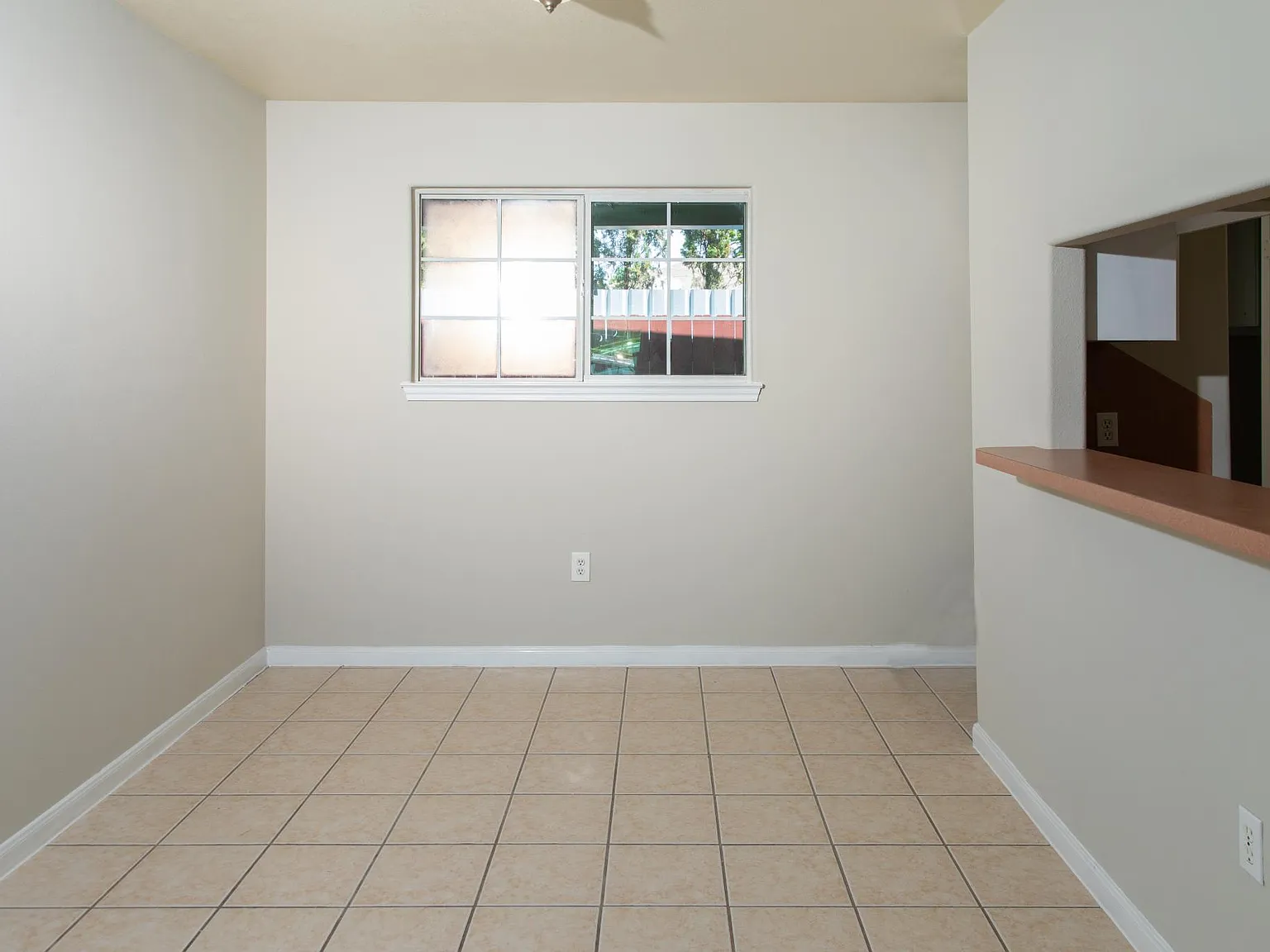 2 bed, 1.5 bath, 1100 sqft, $1,300 — Photo 3