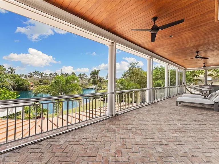 2325 Lantern Ln — Photo 39