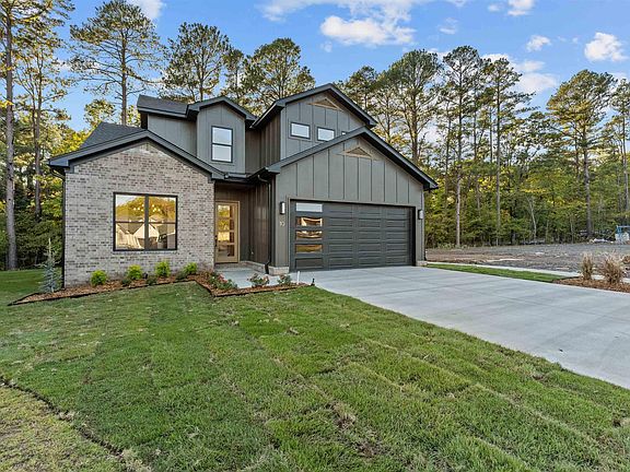 2nd image of 10 Woodlands Park Ln