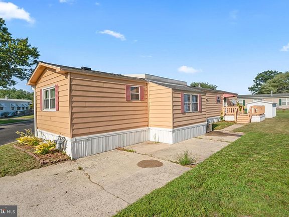 4th image of 417 Captain Smith Ln
