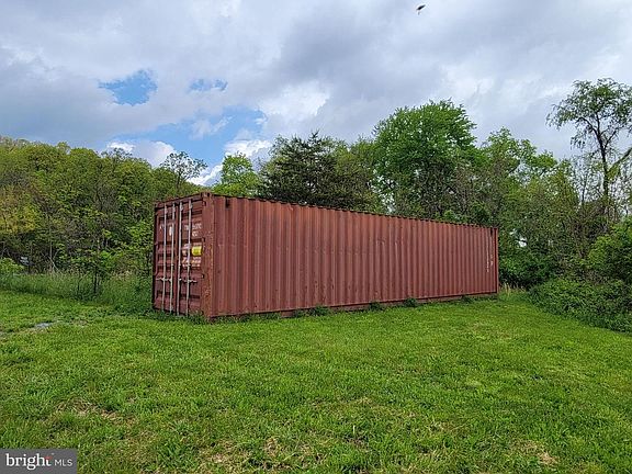 5th image of 166 Walter Dr