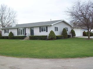 703 E 12th St, Washington, IA 52353