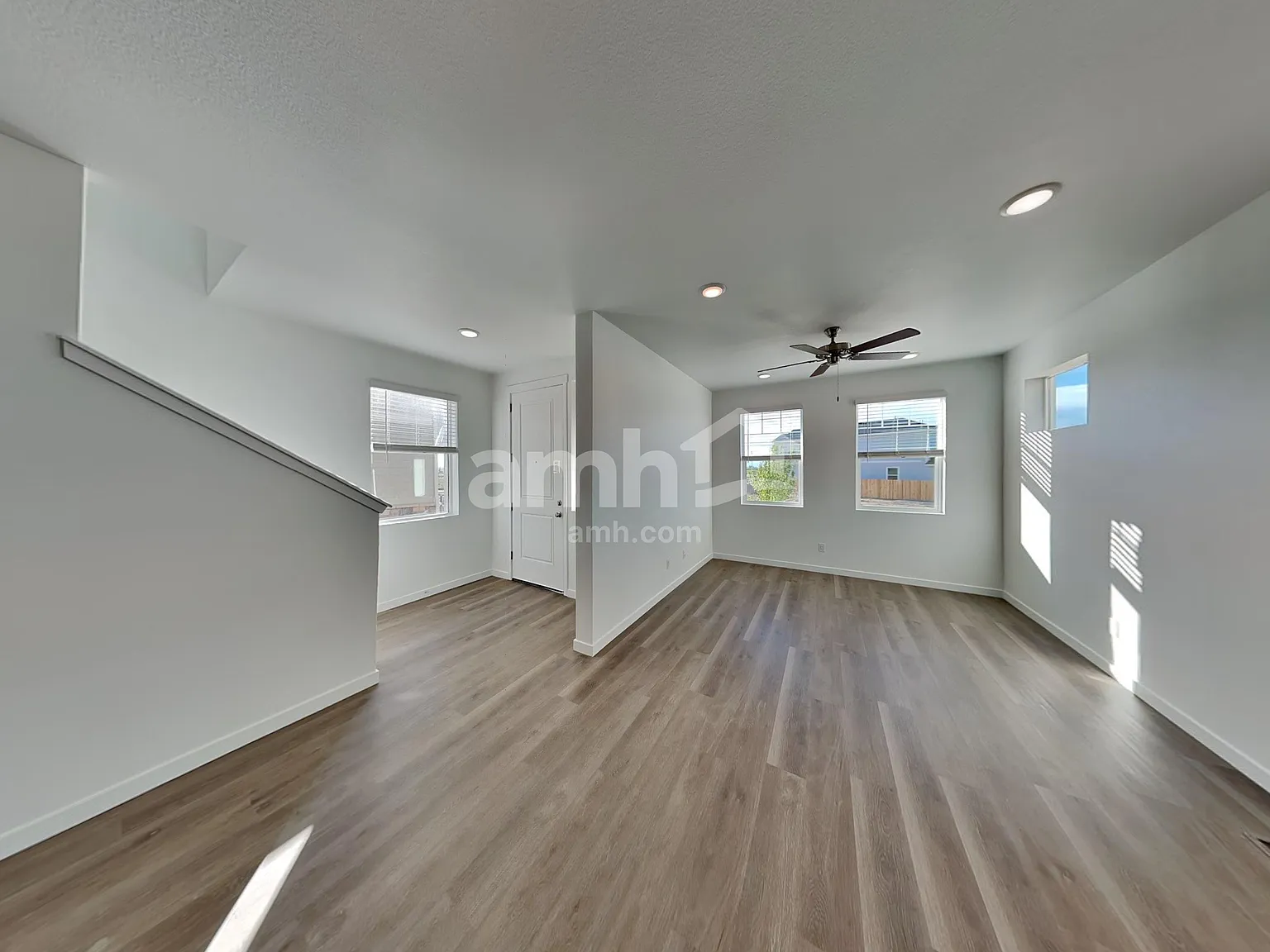 4 bed, 3.5 bath, 2546 sqft, $3,170 — Photo 4