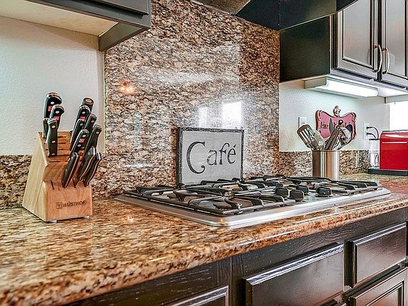 4th image of 23641 Applewood Pl