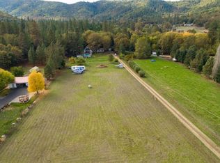 8747 Old Stage Rd, Central Pt, OR 97502