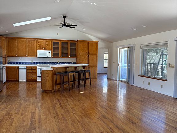 Kitchen/dining area