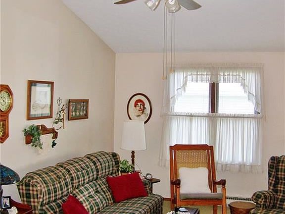 2nd image of 1049 Salem Ct