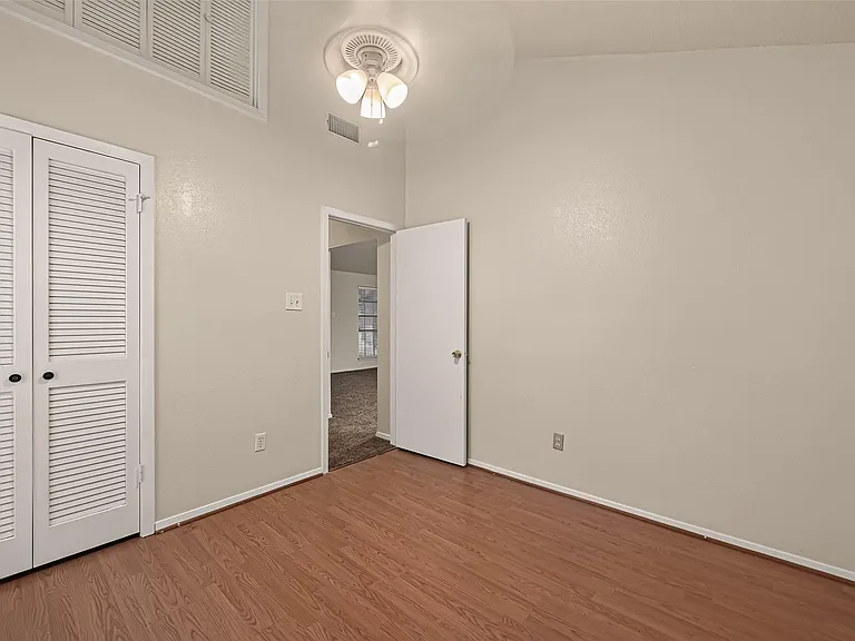 2714 S Brompton Dr — Photo 26
