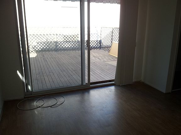4th image of 823 S Detroit St #3