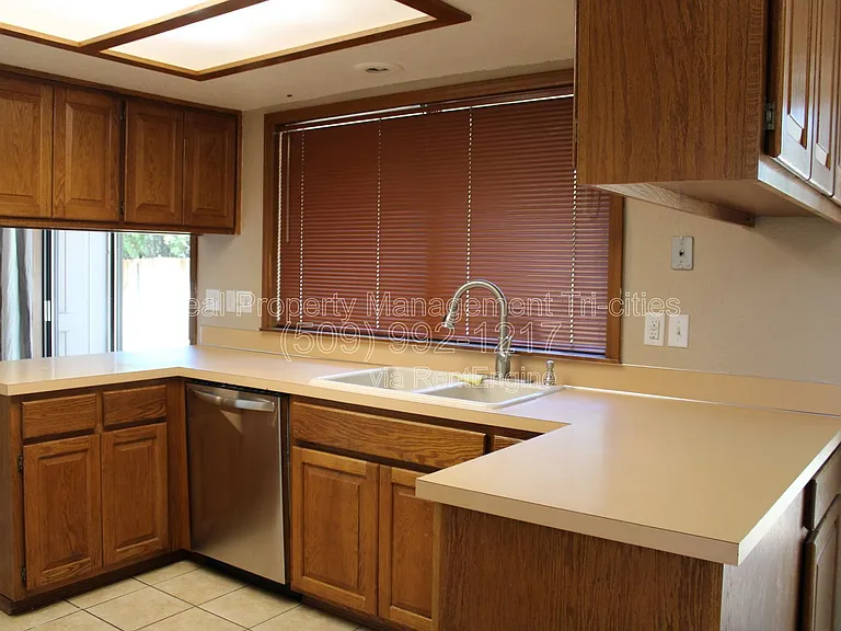 4311 Desert Pl — Photo 8
