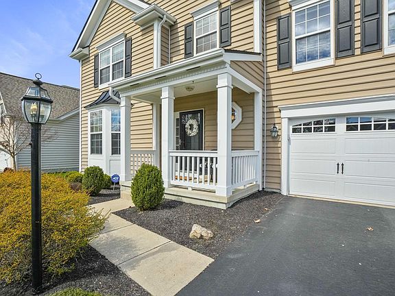 3rd image of 4672 Glen Lakes Dr