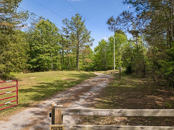 3rd image of 2901 Campground Rd