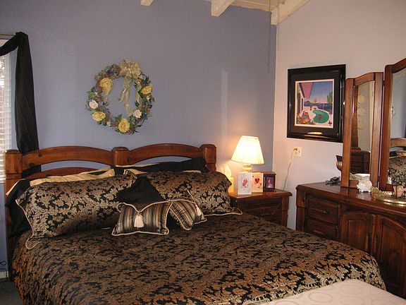Master with high beamed ceiling