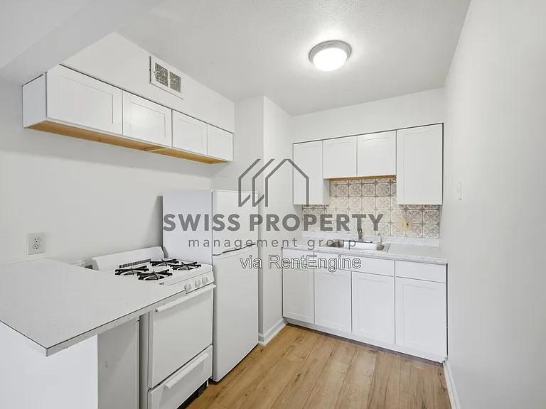 544 Riverview Dr #B3 — Photo 2