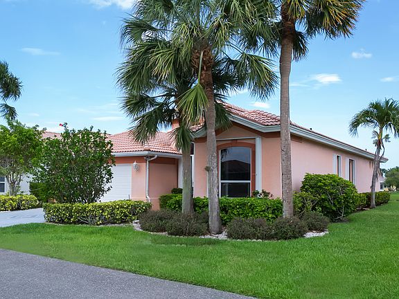 2nd image of 570 NW Lambrusco Drive