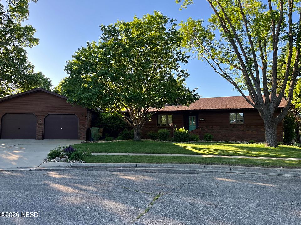 1st image of 1619 Hillcrest Dr
