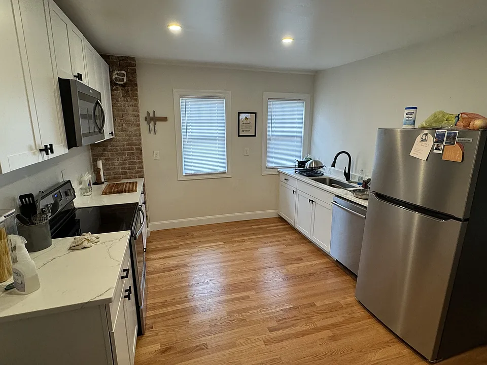 3 Holmes St #3